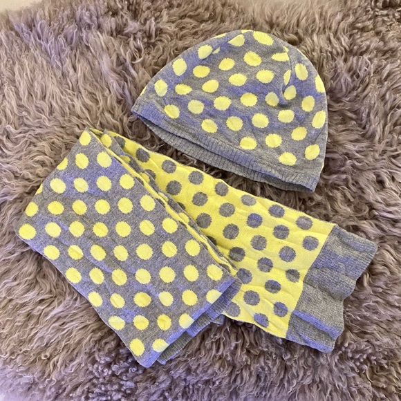 Ultra soft hat and scarf set - Picture 1 of 5